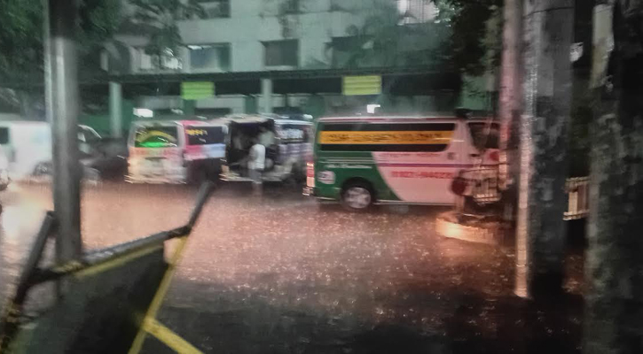 রাজধানীতে হঠাৎ বৃষ্টি