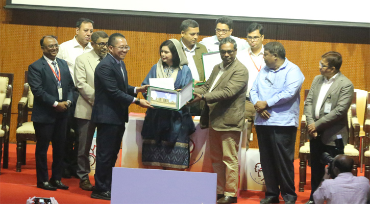 ডা. জুবাইদা রহমান ‘২১ জুলাই মাইলস্টোন ট্র্যাজেডির শ্রদ্ধাঞ্জলি ও স্মরণসভা’য় প্রধান অতিথির বক্তব্য দেন। ছবি: শাকিল আহমেদ